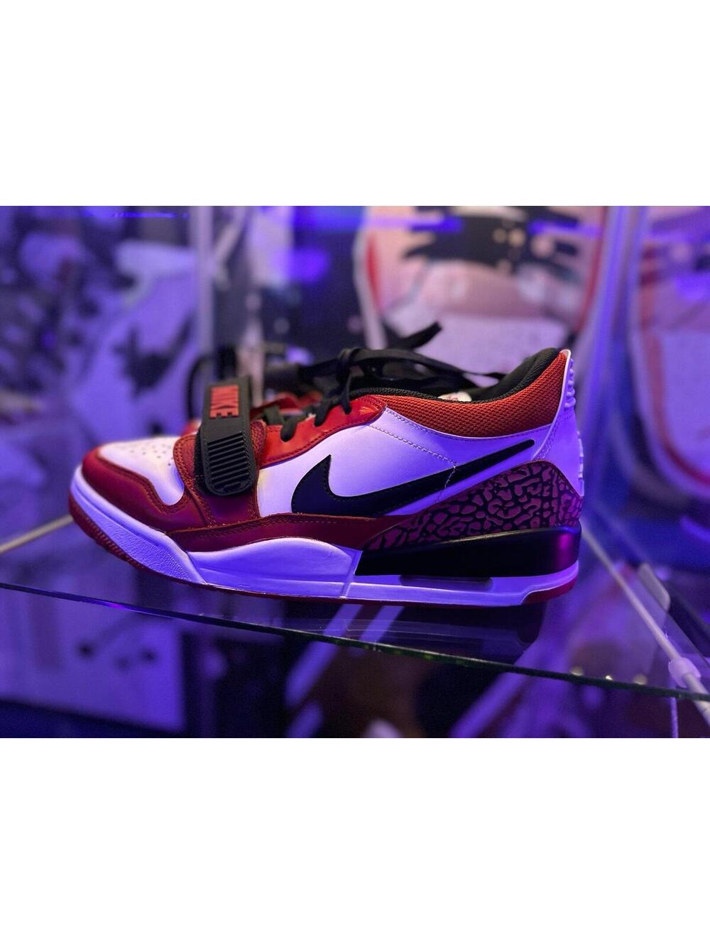 Nike Air Jordan Legacy 312 Low 'Chicago Red' SIZE: 9